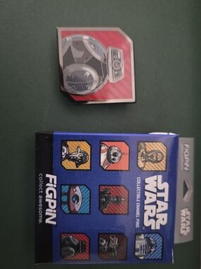 Star Wars FigPin Collectible Enamel Pin - Bb-9e Design